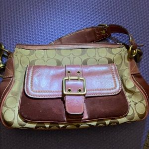 Coach vintage burgundy pursue